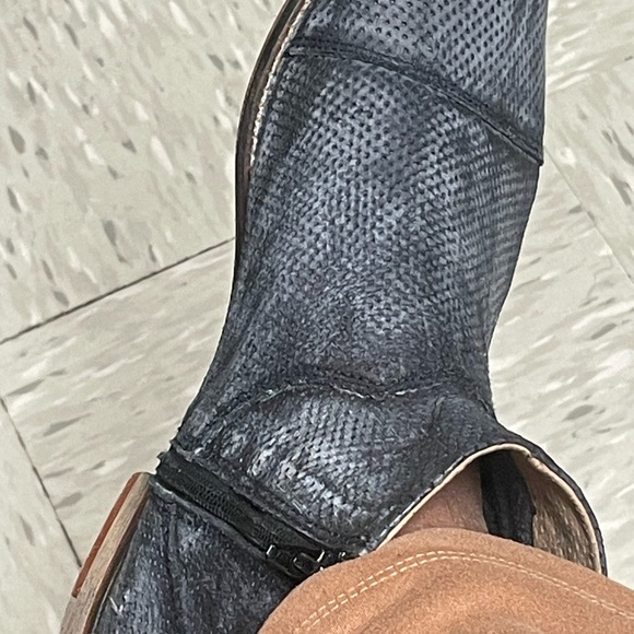 Shoes - Picture 8 of 16